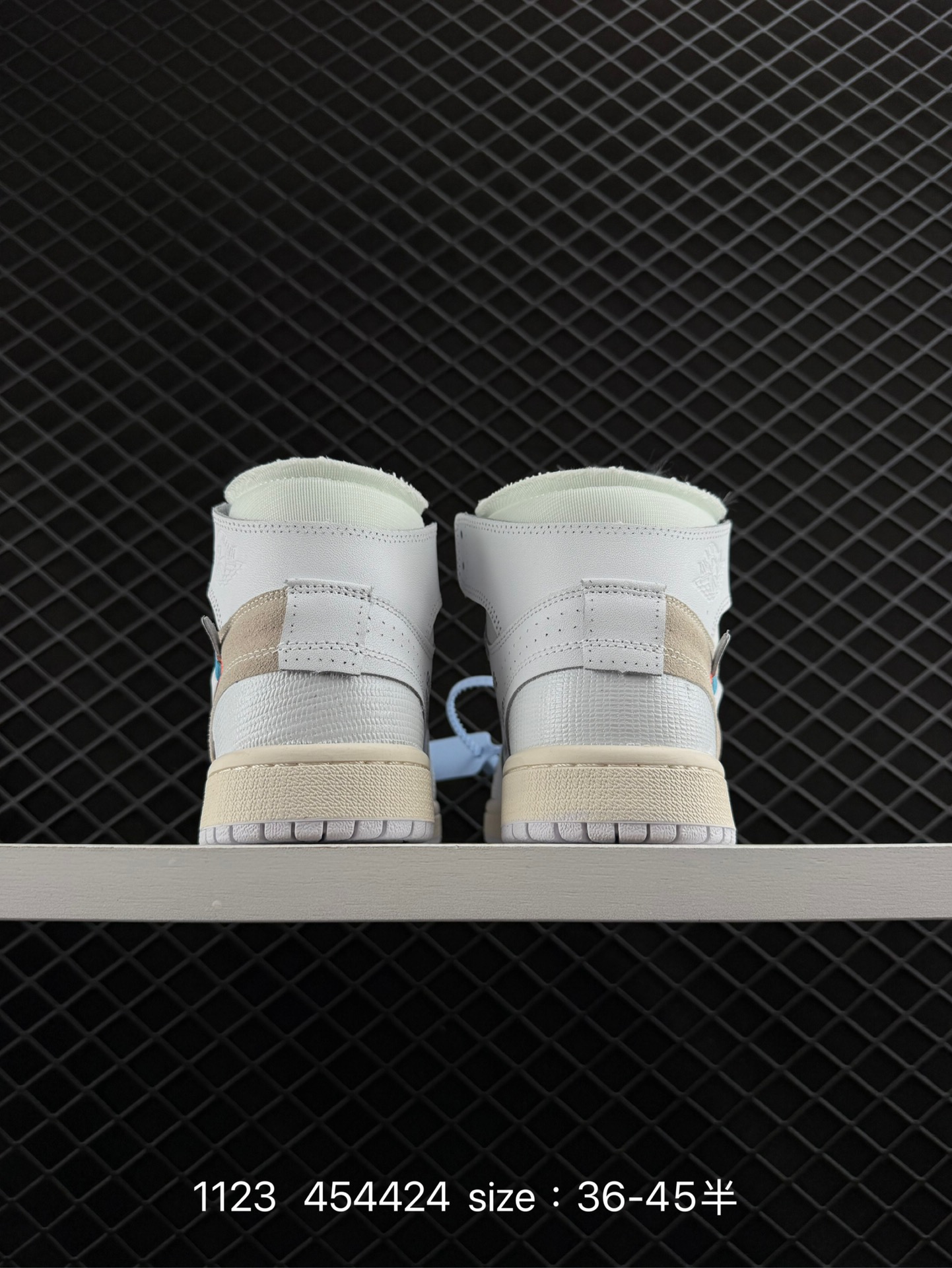Off-White x Nike Air Jordan 1 Retro High OG